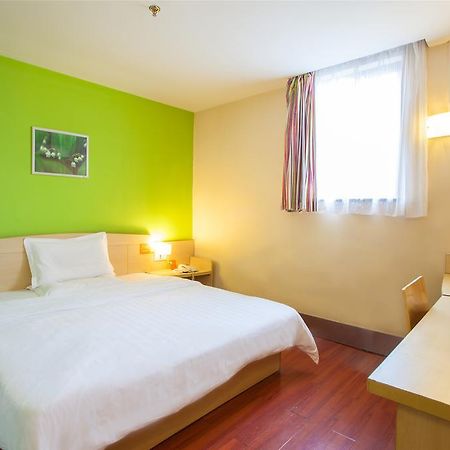 7Days Inn Shanghai Caobao Road Metro Station Εξωτερικό φωτογραφία