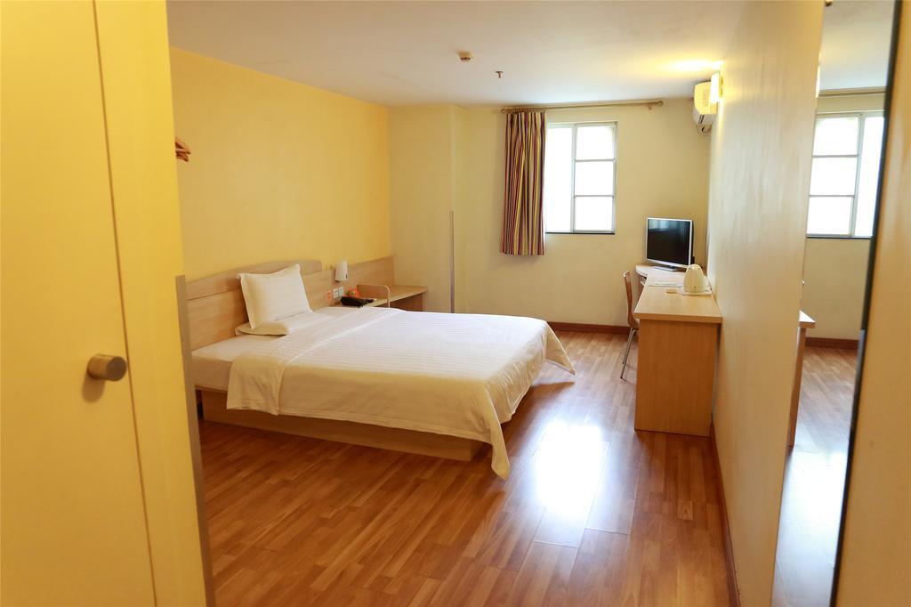 7Days Inn Shanghai Caobao Road Metro Station Εξωτερικό φωτογραφία